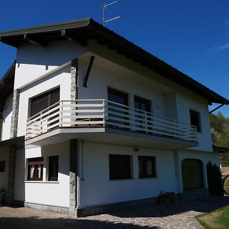 Becky'S Apartment Pellio Inferiore Exterior foto